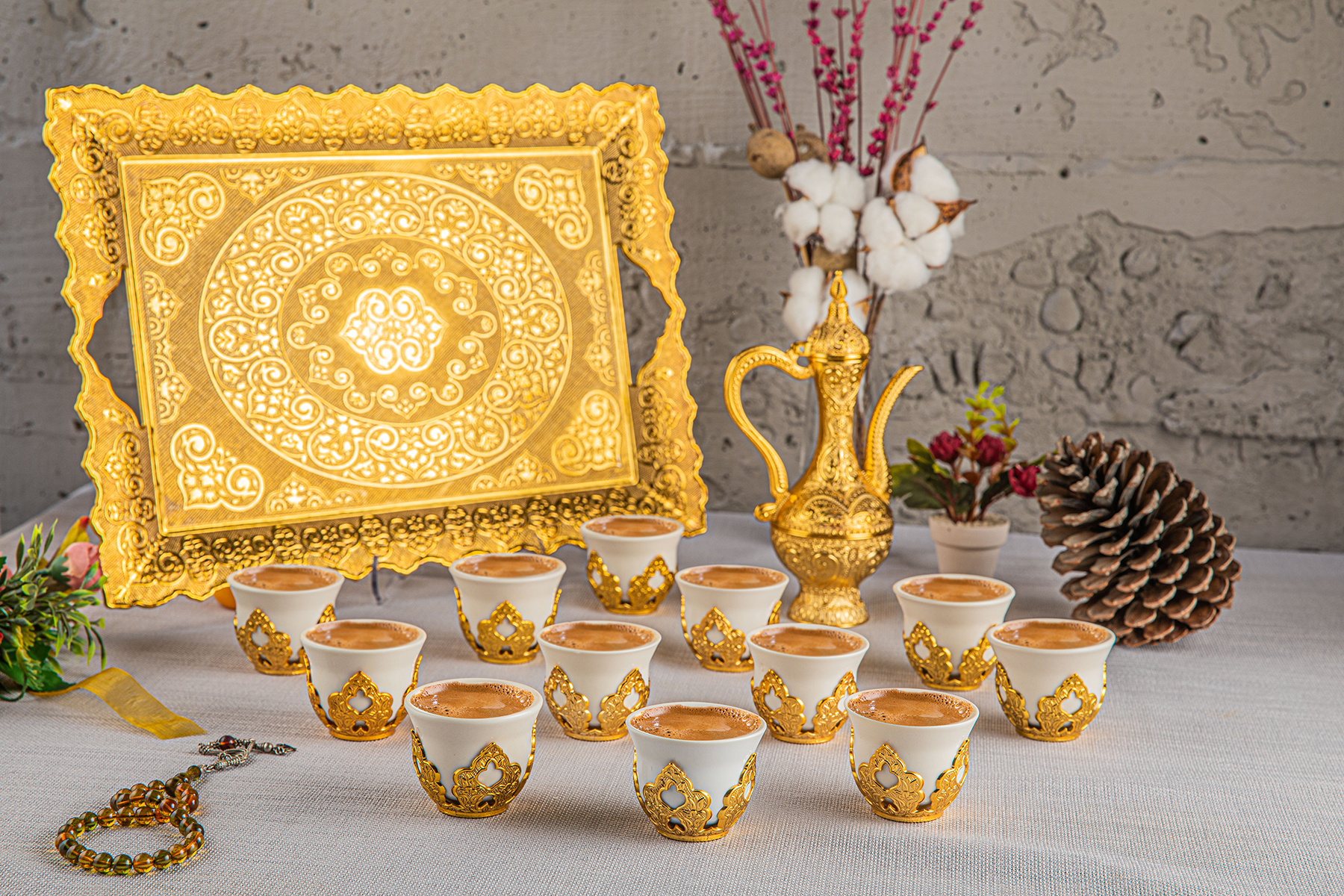 12 Kişilik Porselenli Motifli Zemzem Seti Altın